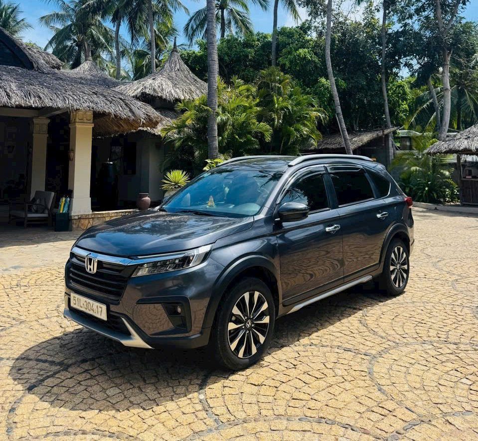 Xe 7 chỗ