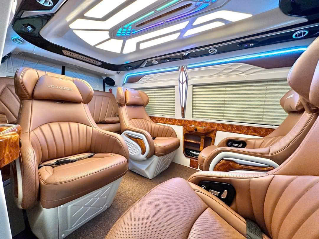 Limousine và xe đoàn Dragon Travel